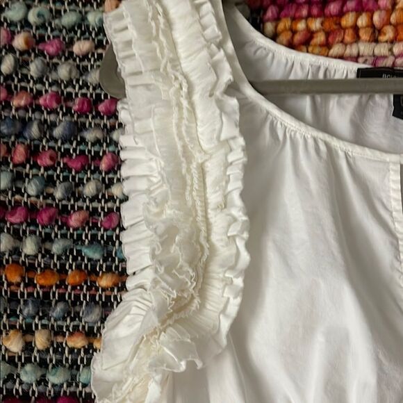 BCBGMaxAzria White Ruffled Fitted Blouse - Picture 2 of 8